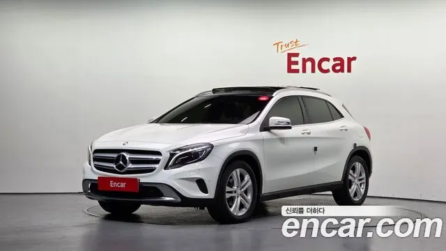 MERCEDES-BENZ GLA-CLASS X156 2015