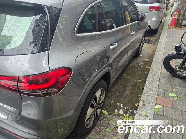 MERCEDES-BENZ EQA H243 2021