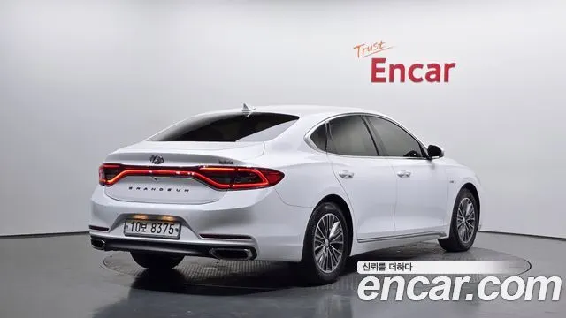 HYUNDAI GRANDEUR HYBRID — из Кореи под ключ