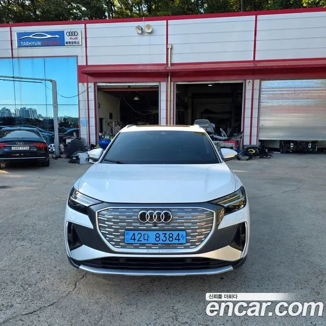 AUDI Q4 E-TRON 2025