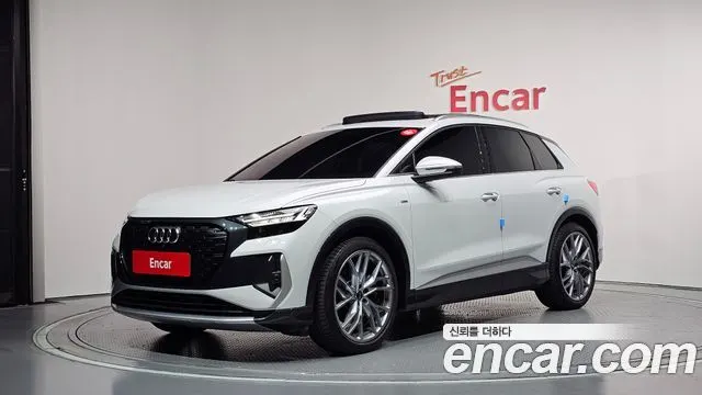 AUDI Q4 E-TRON 2025