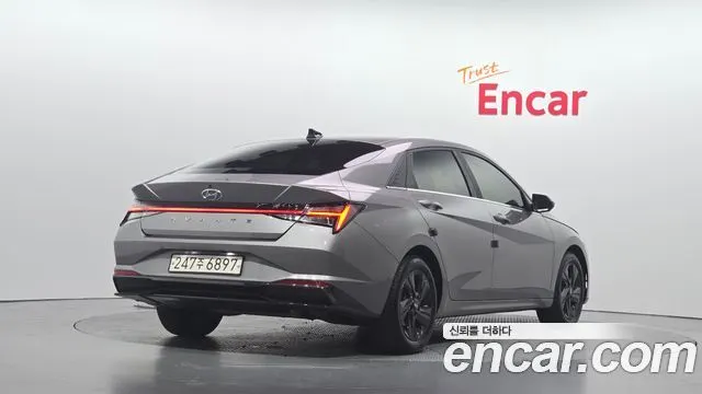 HYUNDAI AVANTE HYBRID 2021