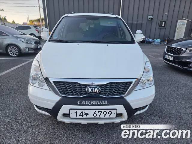 KIA CARNIVAL R 2014