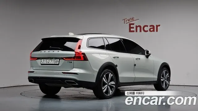 VOLVO V60 CROSS COUNTRY 2020