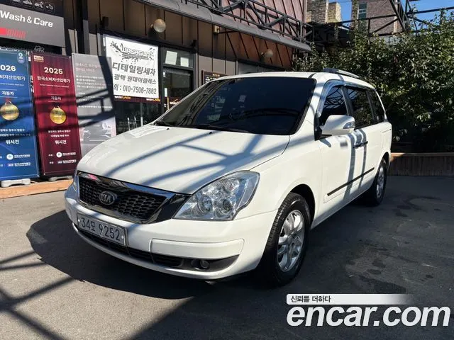 KIA CARNIVAL R 2013