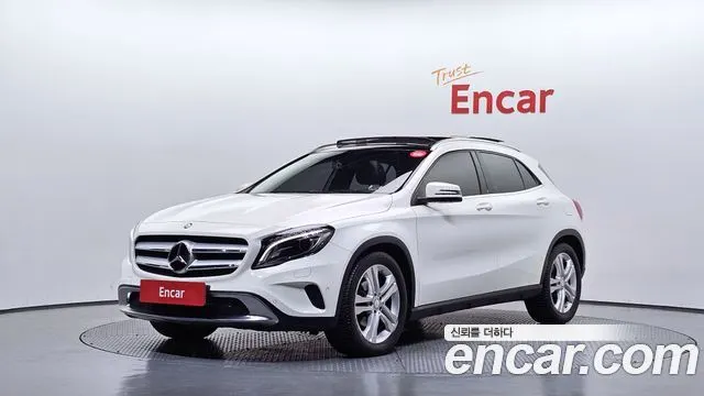 MERCEDES-BENZ GLA-CLASS X156 2015