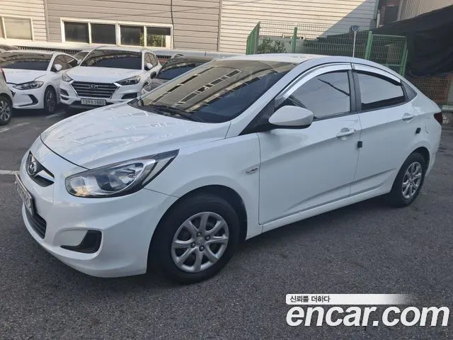 HYUNDAI ACCENT 2015 — 88 610 км, белый, Корея — под ключ — фото 3