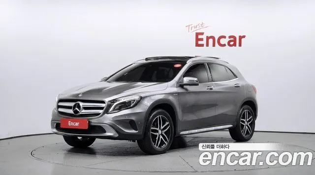 MERCEDES-BENZ GLA-CLASS X156 2017