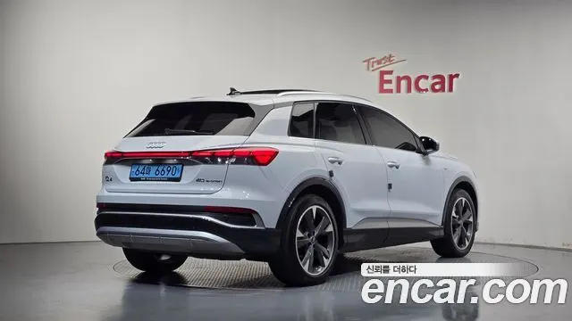 AUDI Q4 E-TRON 2022