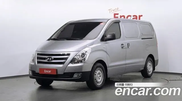 HYUNDAI GRAND STAREX 2018 — 166 103 км, серебристо-серый, Корея — под ключ — фото 1