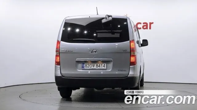 HYUNDAI GRAND STAREX 2018 — 166 103 км, серебристо-серый, Корея — под ключ — фото 4