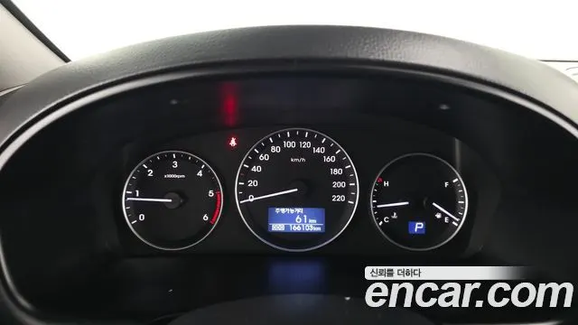 HYUNDAI GRAND STAREX 2018 — 166 103 км, серебристо-серый, Корея — под ключ — фото 8