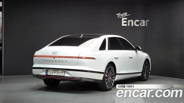 HYUNDAI GRANDEUR HYBRID 2025