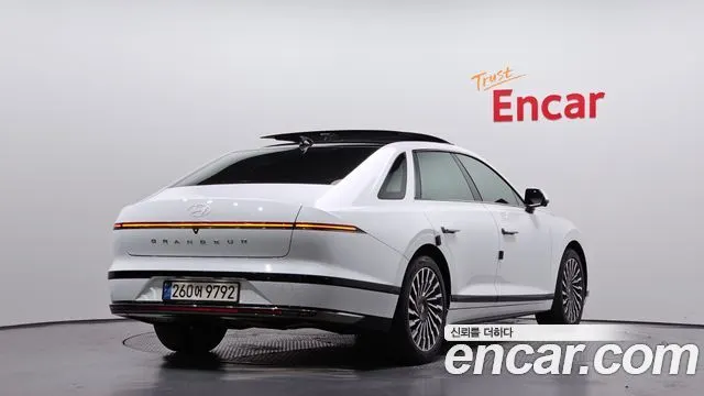 HYUNDAI GRANDEUR HYBRID 2025