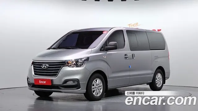 HYUNDAI GRAND STAREX 2019