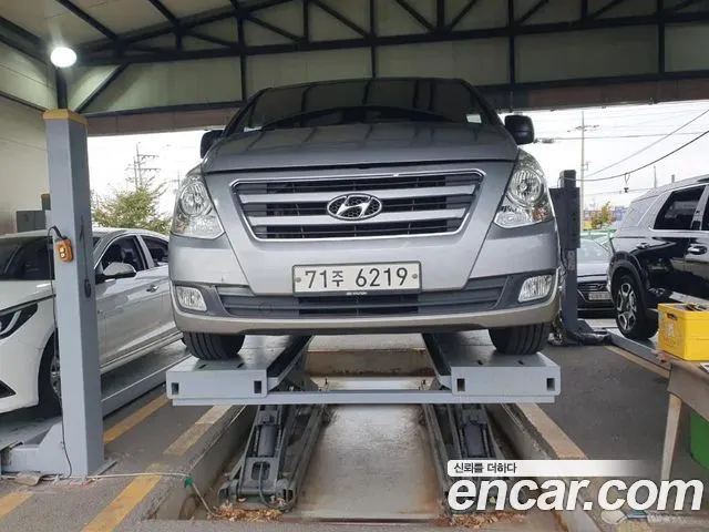 HYUNDAI GRAND STAREX 2017