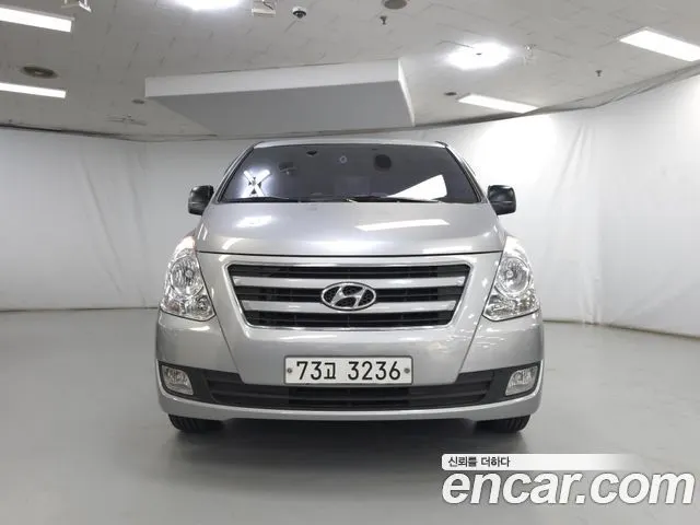 HYUNDAI GRAND STAREX 2017