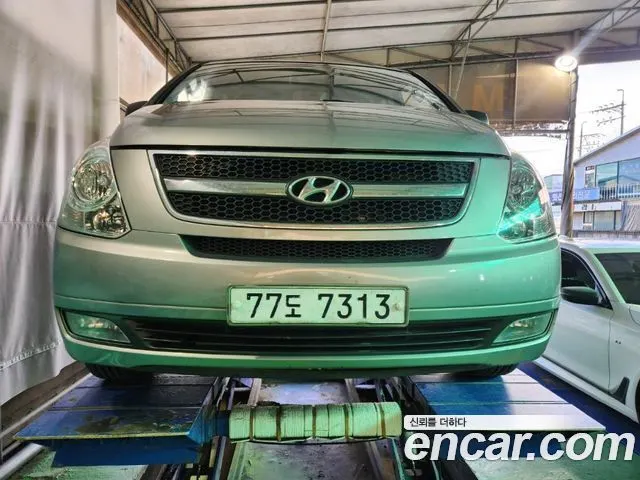 HYUNDAI GRAND STAREX 2011