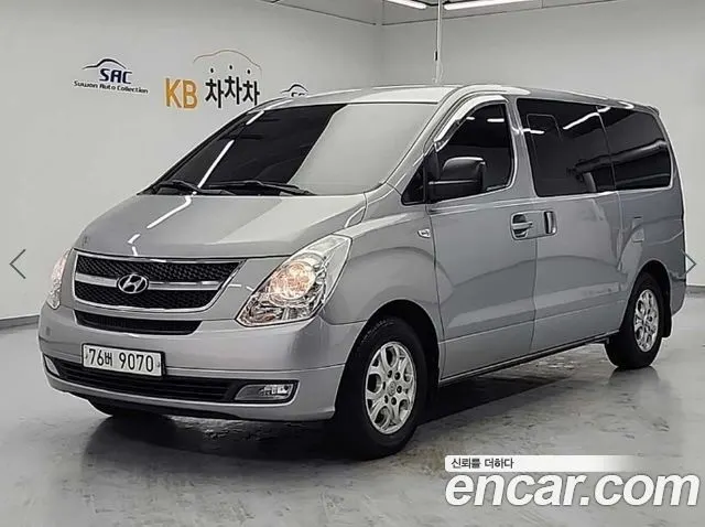 HYUNDAI GRAND STAREX 2012